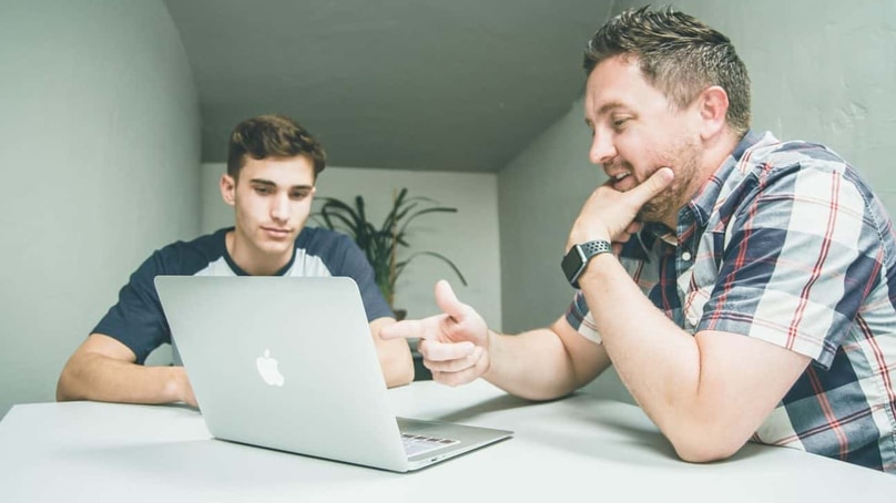 Choc des générations en entreprise : ce que chacune peut apprendre de l’autre Choc des générations en entreprise : ce que chacune peut apprendre de l’autre