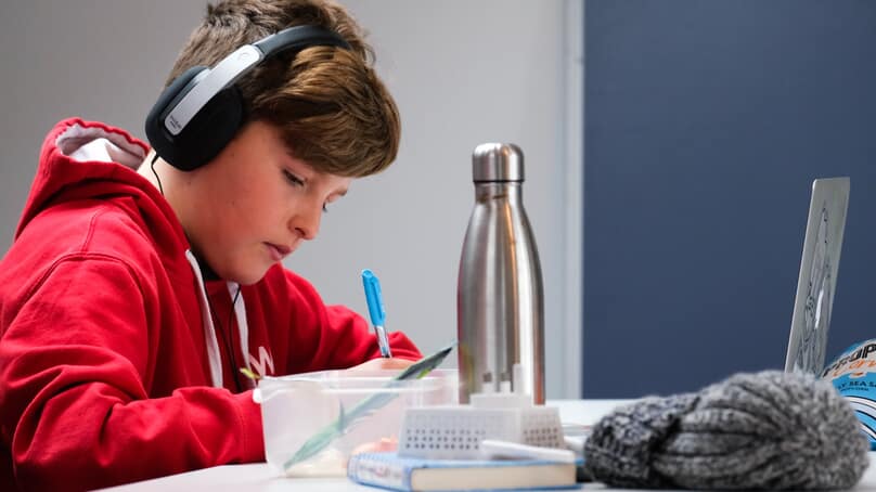 Le télétravail avec des enfants : horaires réguliers et temps de qualité Le télétravail avec des enfants : horaires réguliers et temps de qualité
