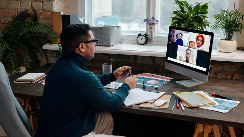 Comment établir de meilleures relations à distance avec vos collègues? Comment établir de meilleures relations à distance avec vos collègues?