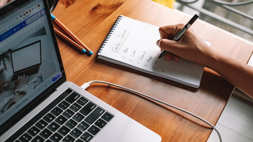 Le pouvoir des to-do lists : bonheur et productivité Le pouvoir des to-do lists : bonheur et productivité